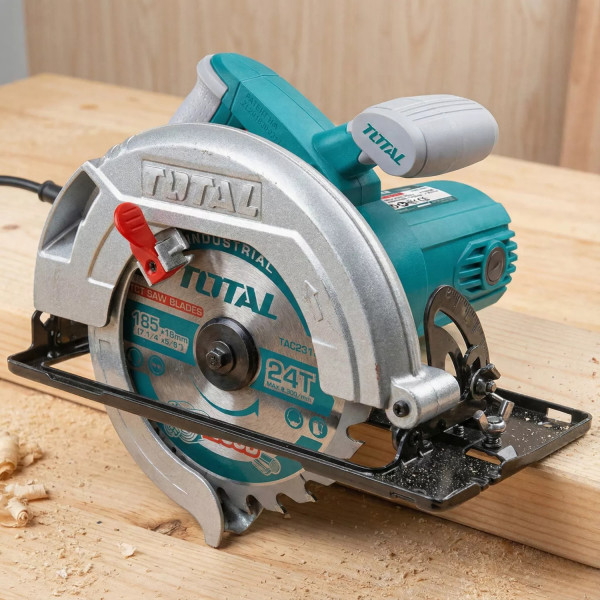 ‣ Sierra Circular TOTAL 1400W potente y profesional | FERRETODO